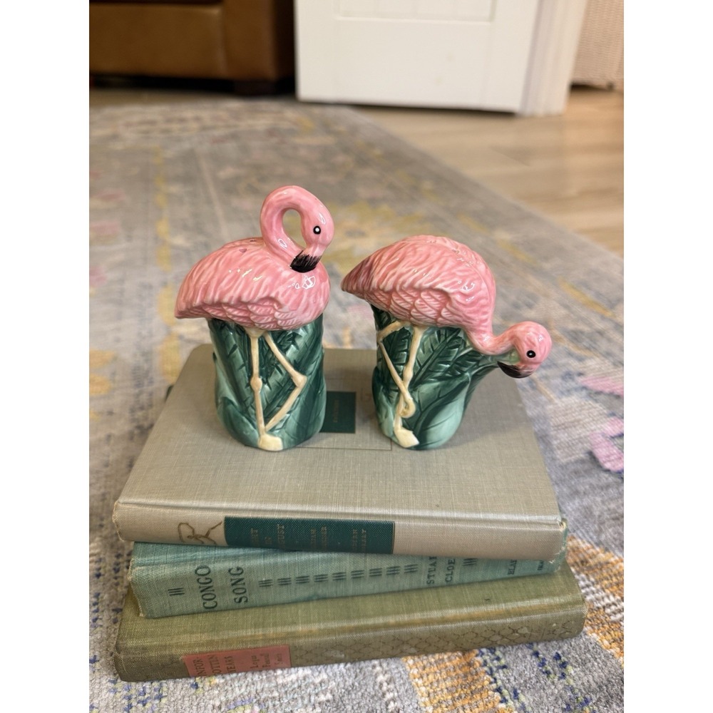 Vintage Pink Flamingo Salt & Pepper Shakers Palm Leaf Base Tropical Ceramic Pair